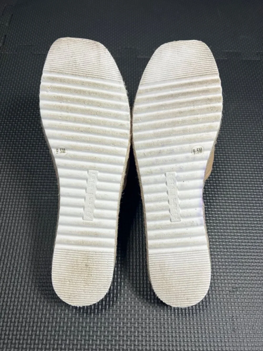 Gianni Bini Tan Quilted Slide Sandals Espadrille Platform Size 9.5M Leather Uppe - Picture 4 of 5